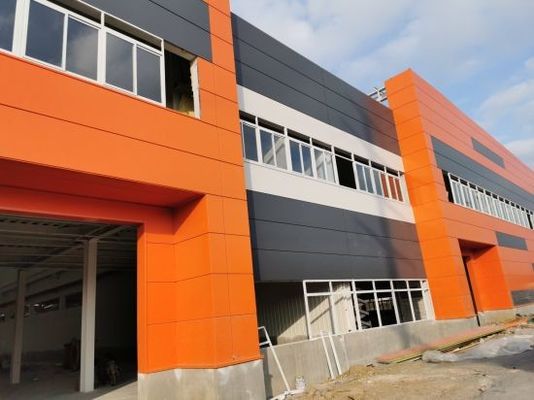 Εργαστήριο κατασκευής βαρέων δομών από χάλυβα με ευέλικτη διάταξη