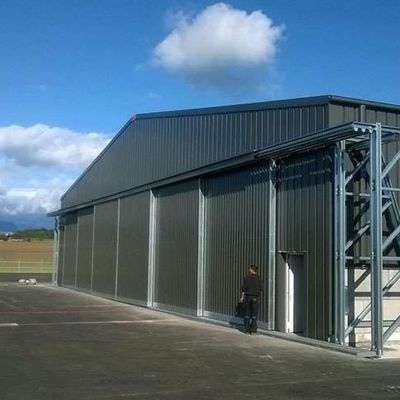 Υψηλή χάλυβα δομή Hangar κτίριο Προετοιμασμένο μεταλλικό πλαίσιο Hangar εξατομικευμένο